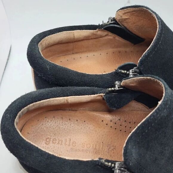 Gentle Souls "Lowe" Black Suede Low Top Zipper Sneakers Size 10M MSRP $130 - Picture 3 of 7